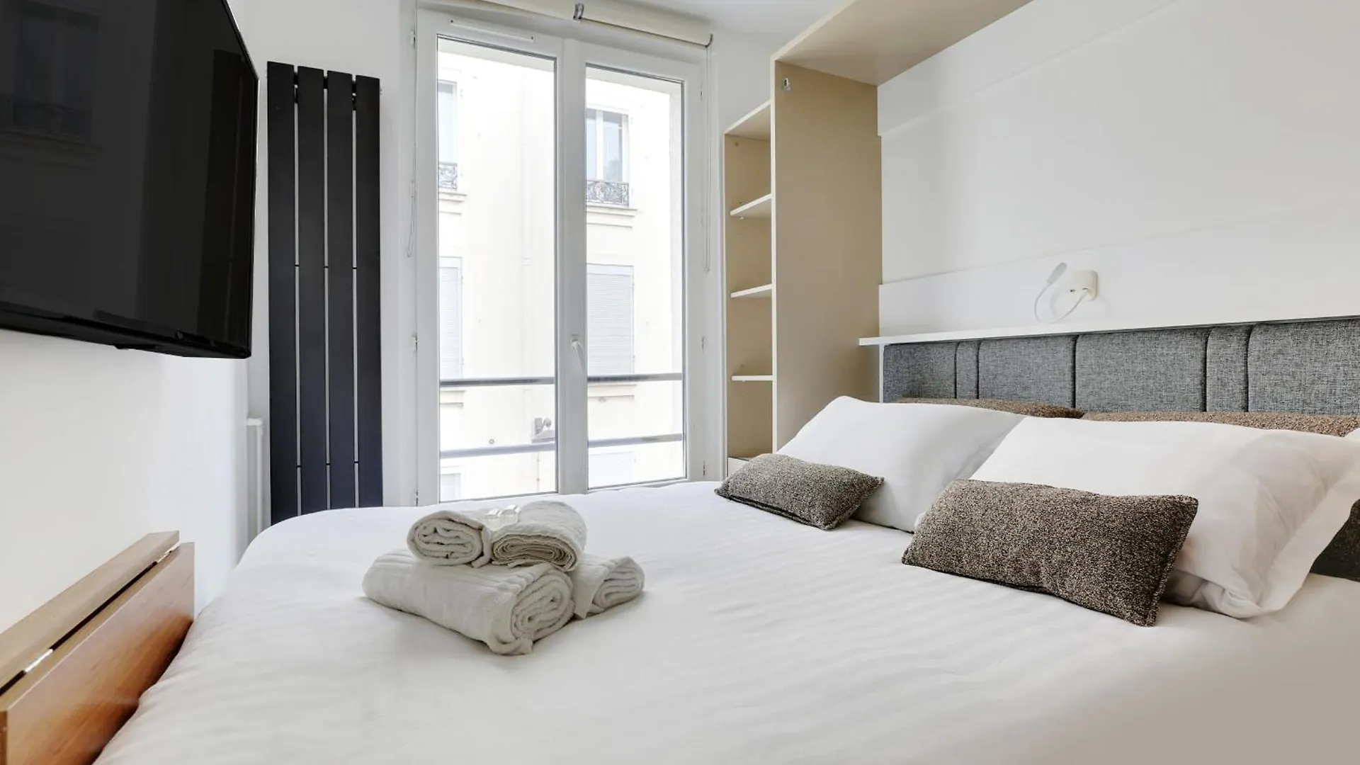 Villiers - Parc Monceau Charming Apartment For 2 People Paris