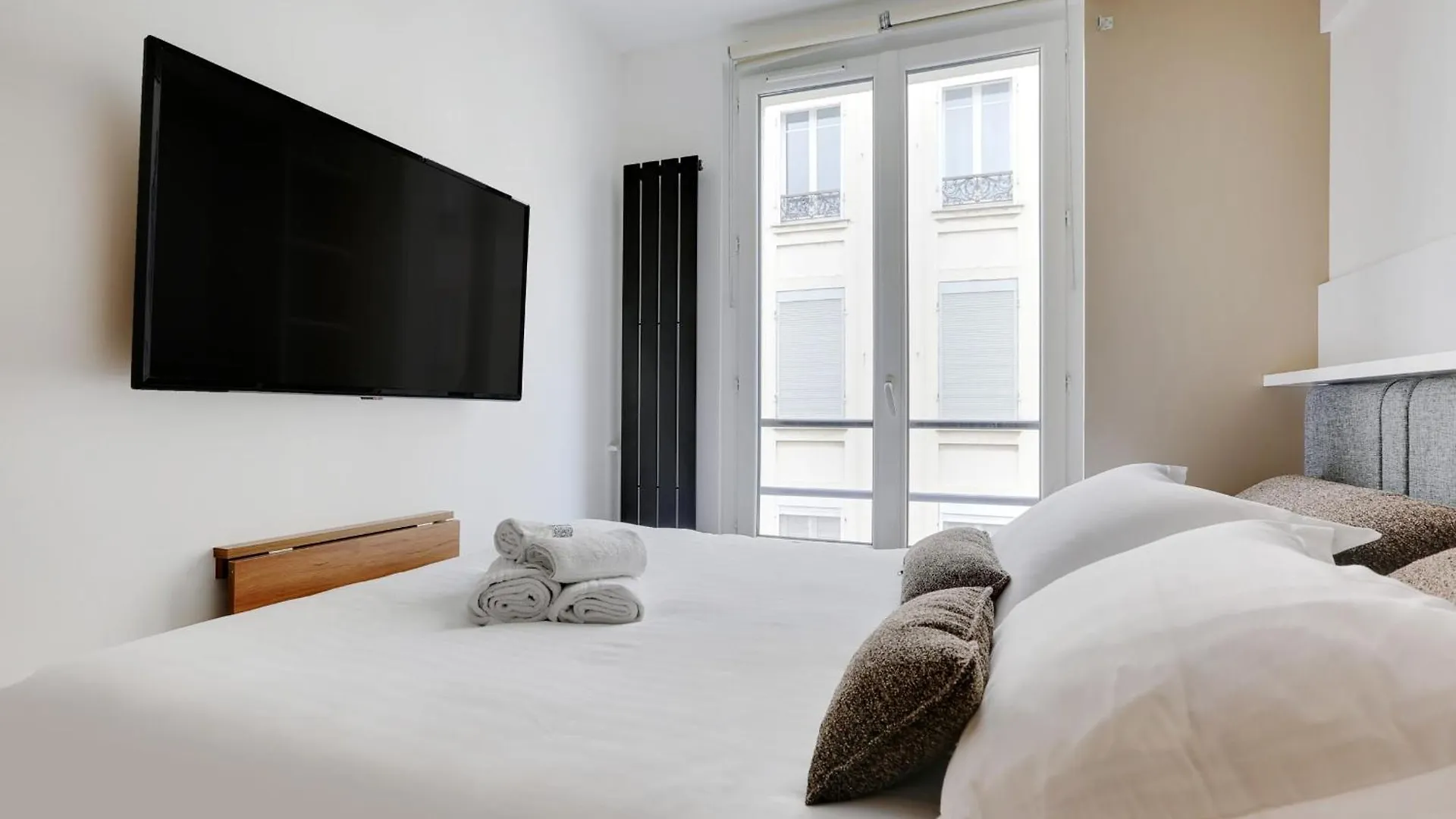 Villiers - Parc Monceau Charming Apartment For 2 People Paris