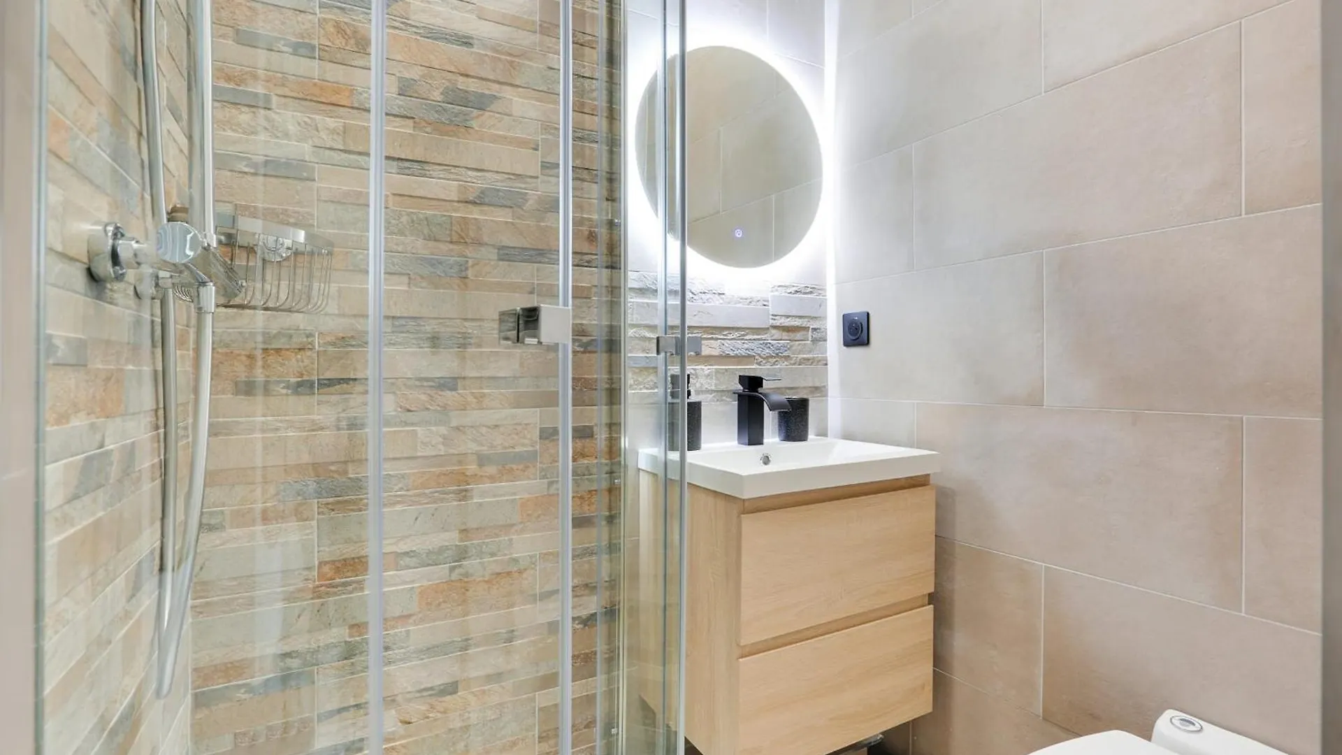 Villiers - Parc Monceau Charming Apartment For 2 People Paris